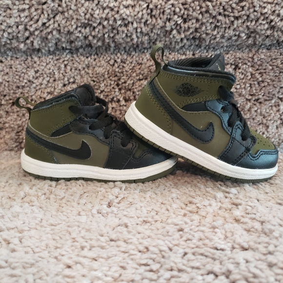 Toddler Shoes - Picture 3 of 4